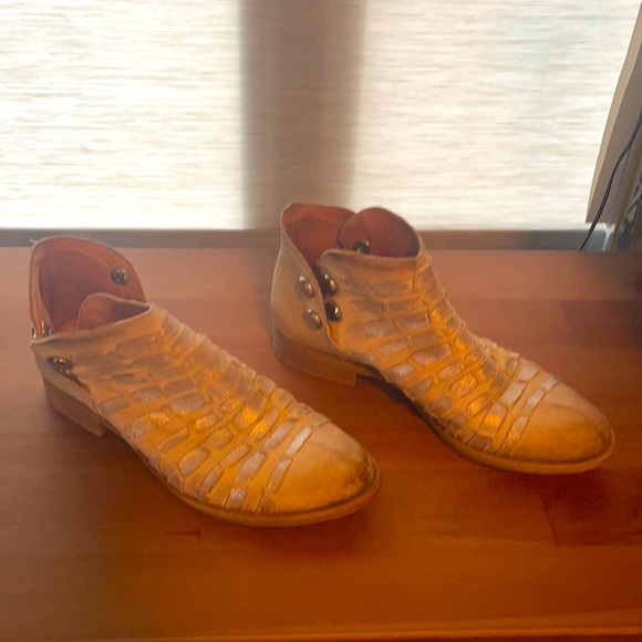 Vera Gomma Ankle Boots, Size 36 - Picture 2 of 5